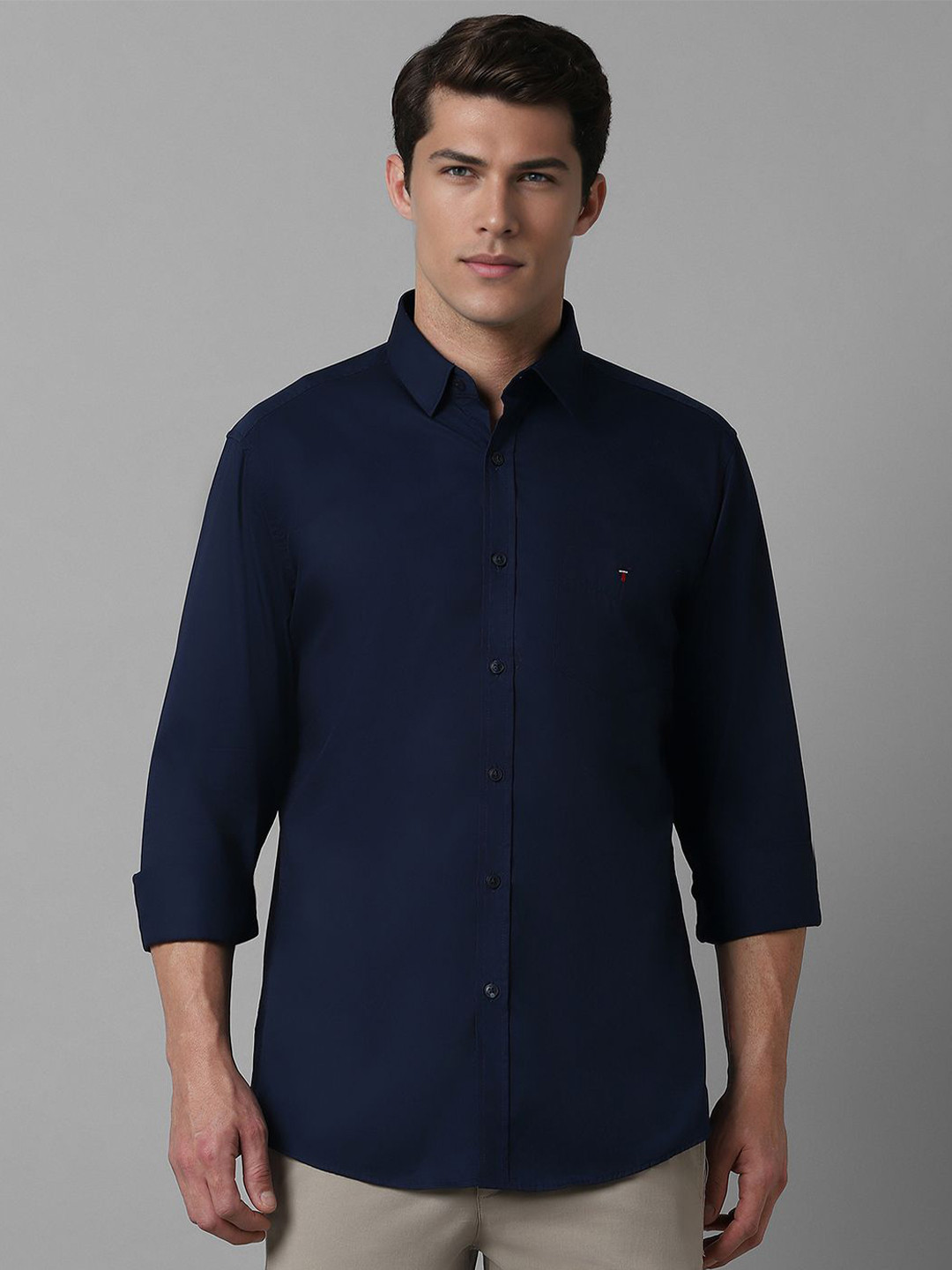 

Louis Philippe Sport Men Spread Collar Solid Cotton Slim Fit Casual Shirt, Navy blue