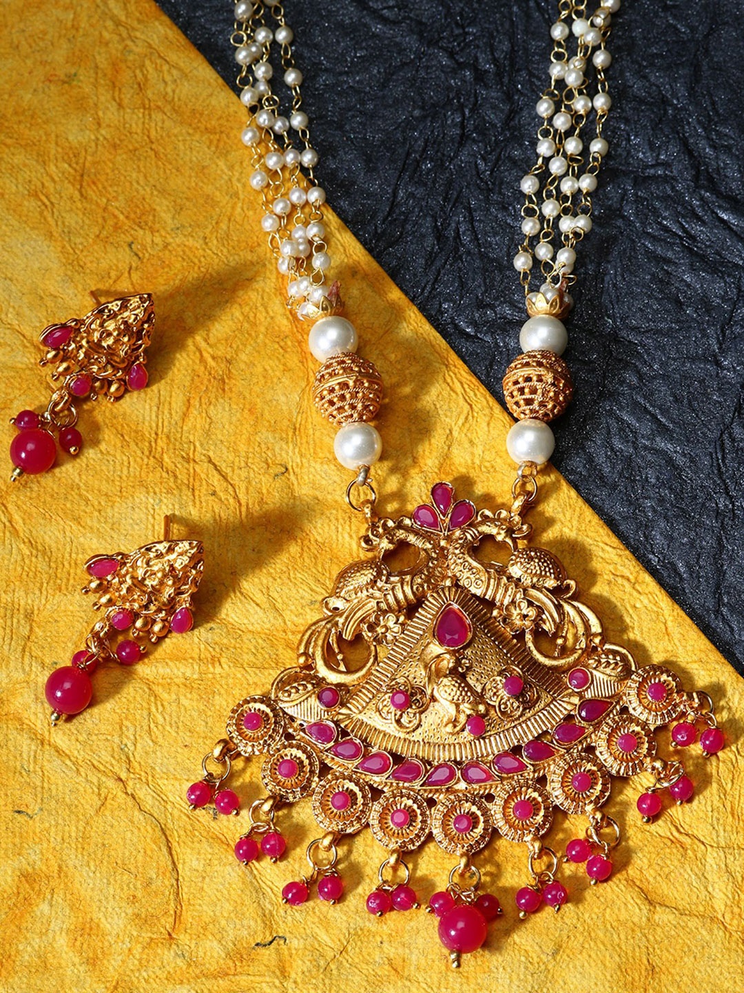 

ANIKAS CREATION Gold-Plated Enamelled Stones-Studded & Beaded Temple Jewellery Set