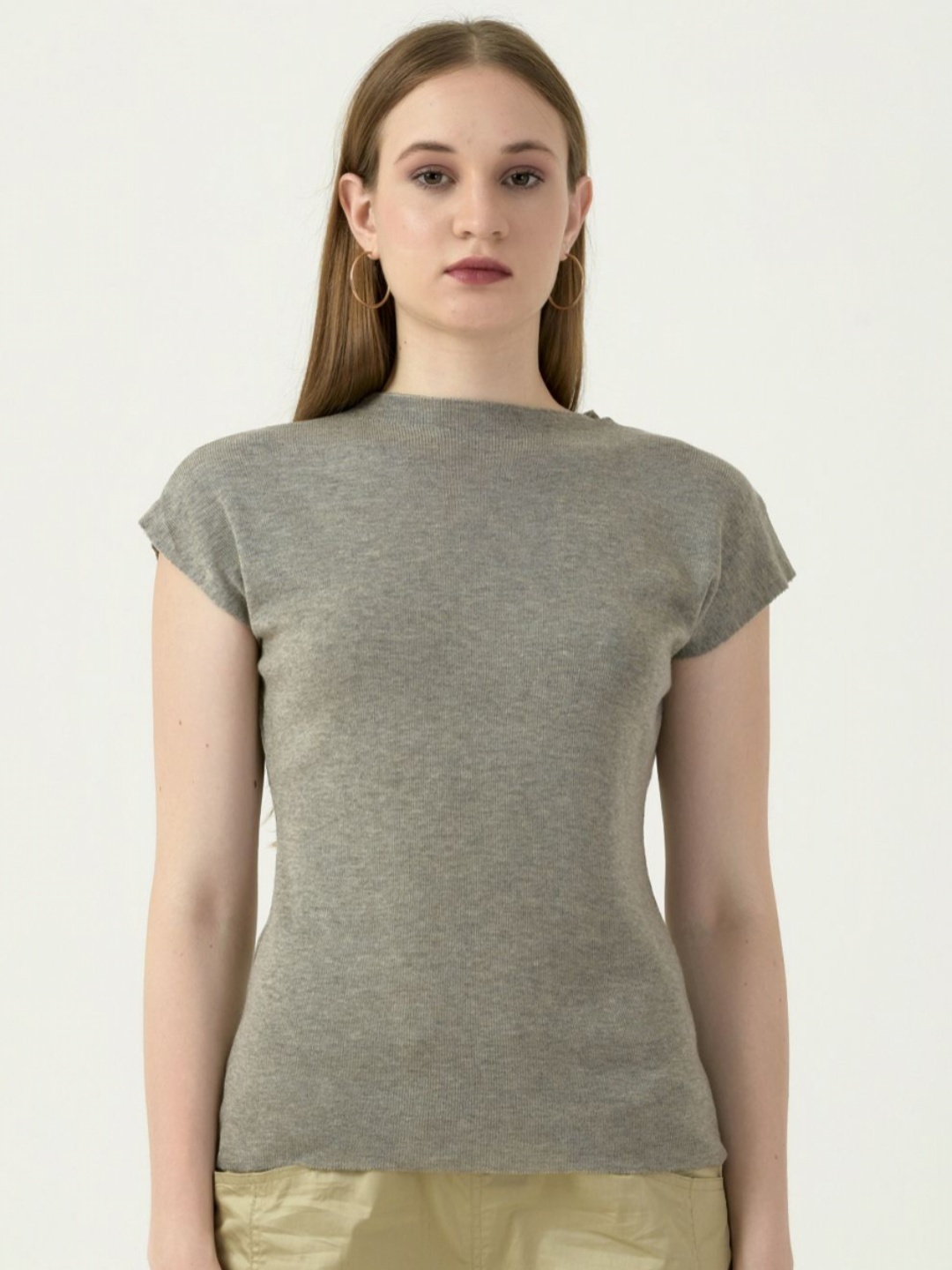 

Albion By CnM Women Solid Round Neck Cotton T-shirt, Grey