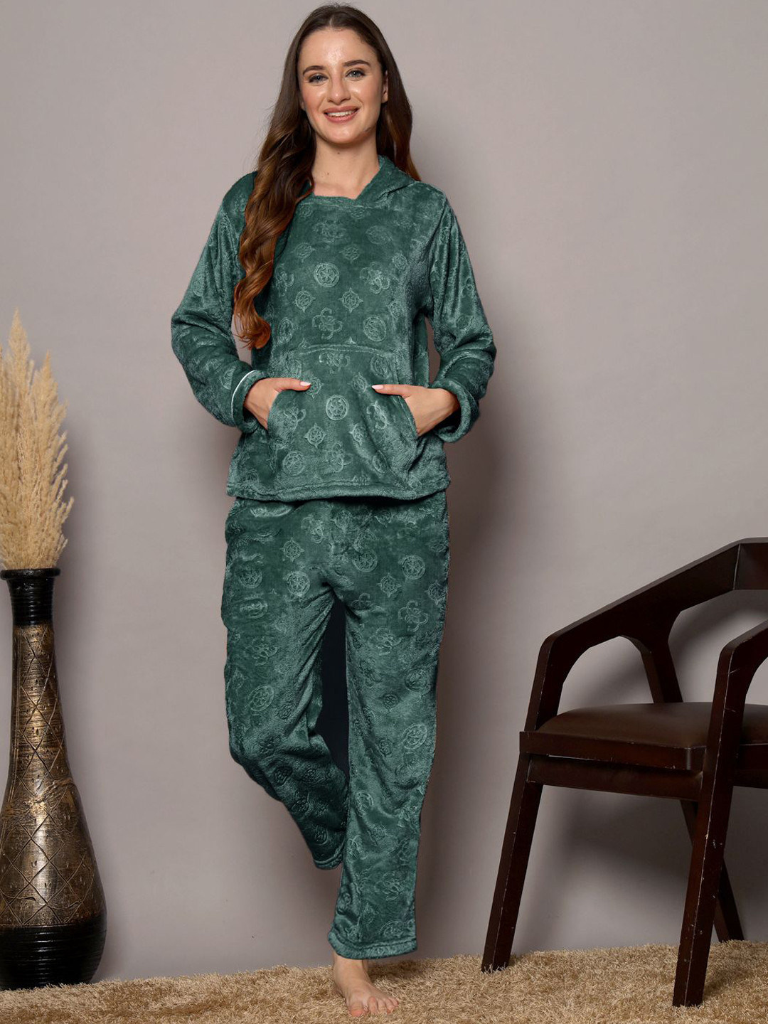 

FABINALIV Geometric Embossed Hooded Winter Night Suit with 2 Front Pockets, Green