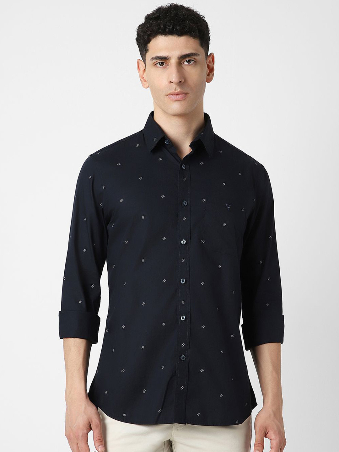 

Van Heusen Sport Men Spread Collar Micro Ditsy Printed Cotton Slim Fit Casual Shirt, Navy blue