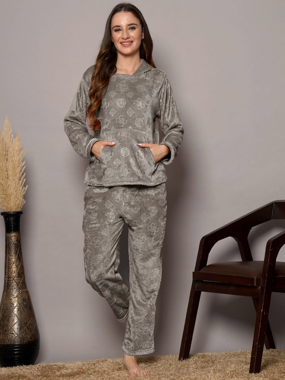 

FABINALIV Geometric Embossed Hooded Winter Night Suit with 2 Front Pockets, Taupe