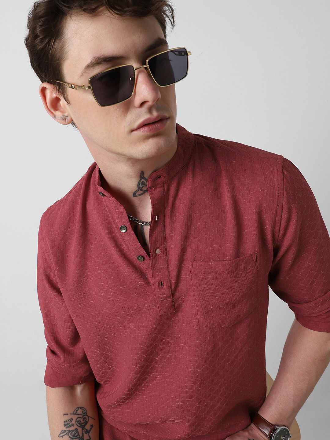 

VASTRADO Woven Design Mandarin Collar Straight Short Kurta, Maroon