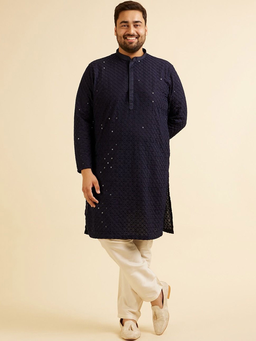 

Manyavar Plus Size Ethnic Motifs Embroidered Sequinned Straight Kurta with Pyjamas, Navy blue