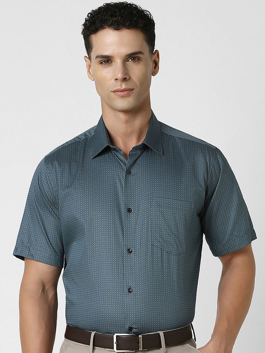 

Van Heusen Men Spread Collar Solid Cotton Party Shirt, Blue