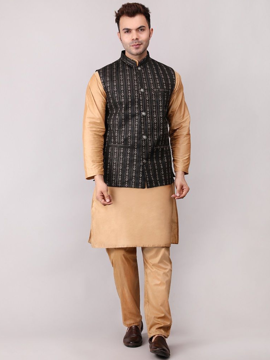 

Voniry Geometric Woven Design Jacquard Straight Kurta With Pyjamas & Nehru Jacket, Black