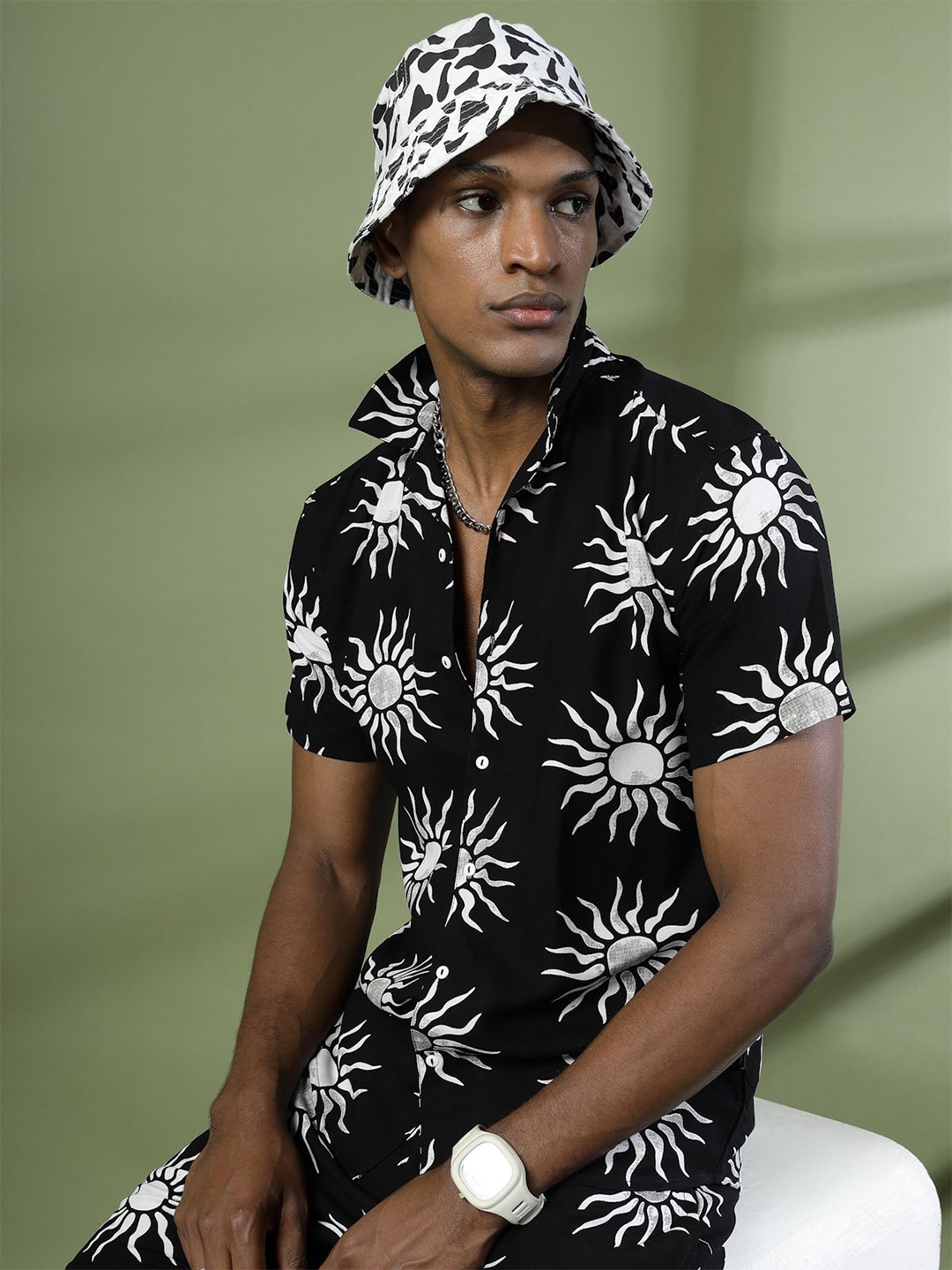 

Rigo Geometric Printed Slim Fit Shirt With Shorts Co-ords, Black