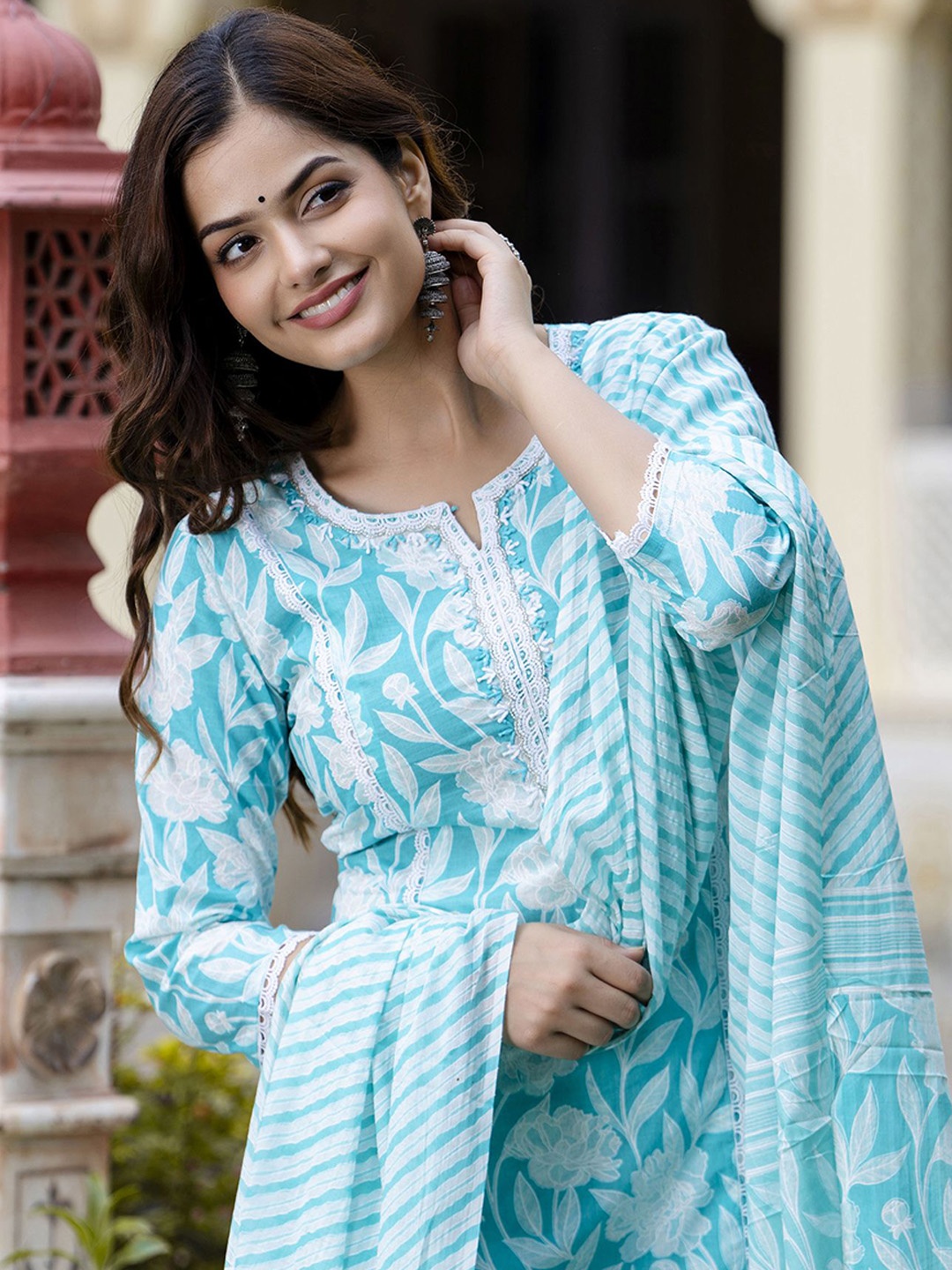 

Anouk Floral Embroidered Regular Pure Cotton Straight Kurta with Pyjamas & Dupatta, Turquoise blue