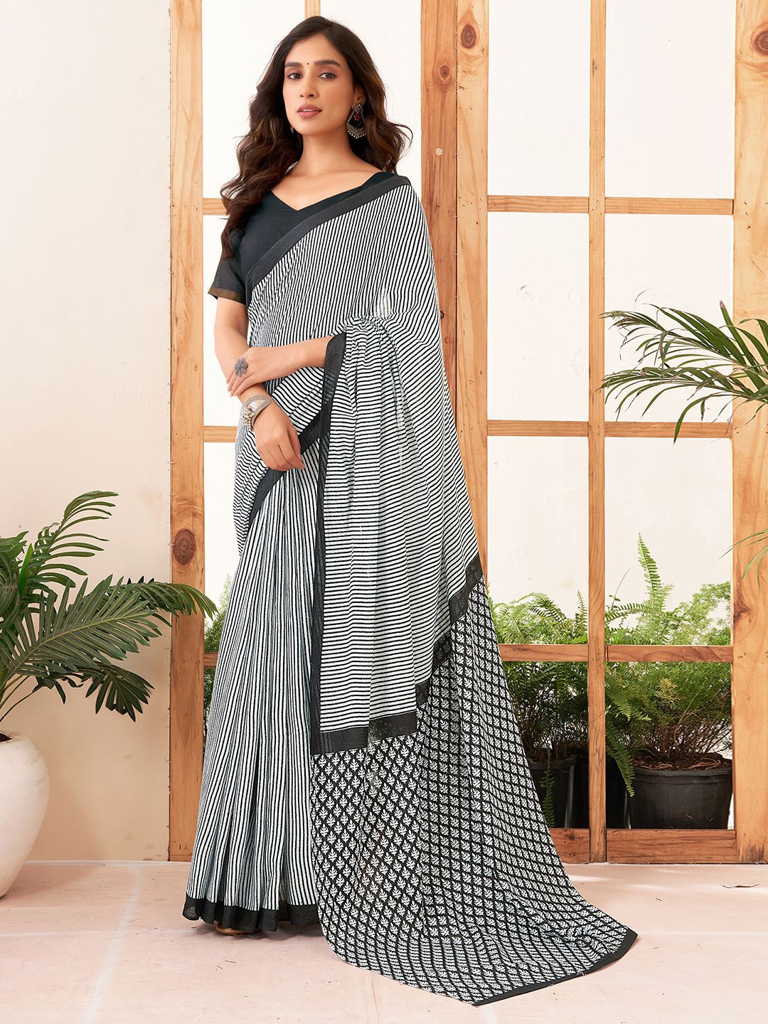 

Mitera Striped Pure Cotton Dabu Saree, White