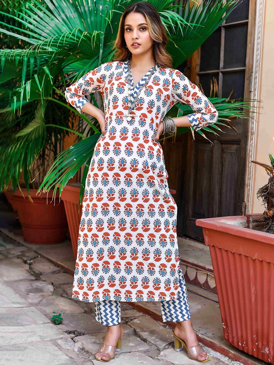 

Anastay Clothing Ethnic Motifs Printed Regular Pure Cotton Straight Kurta with Trousers, White
