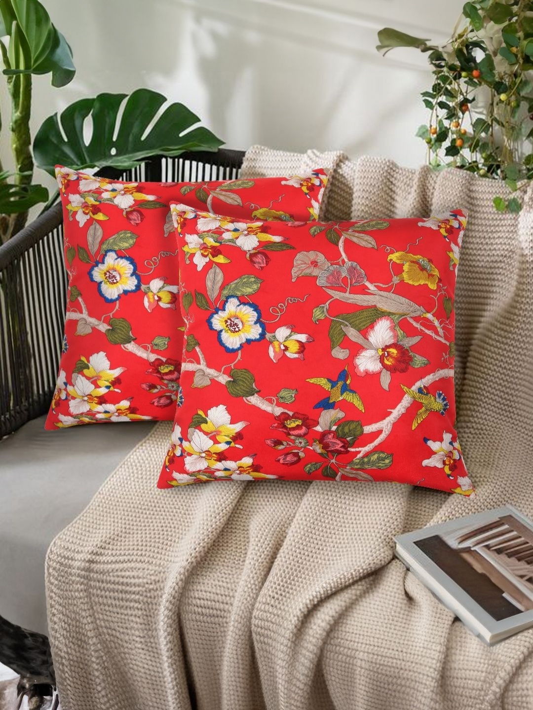 

Tesmare Red & White 2 Pieces Floral Velvet Square Cushion Covers