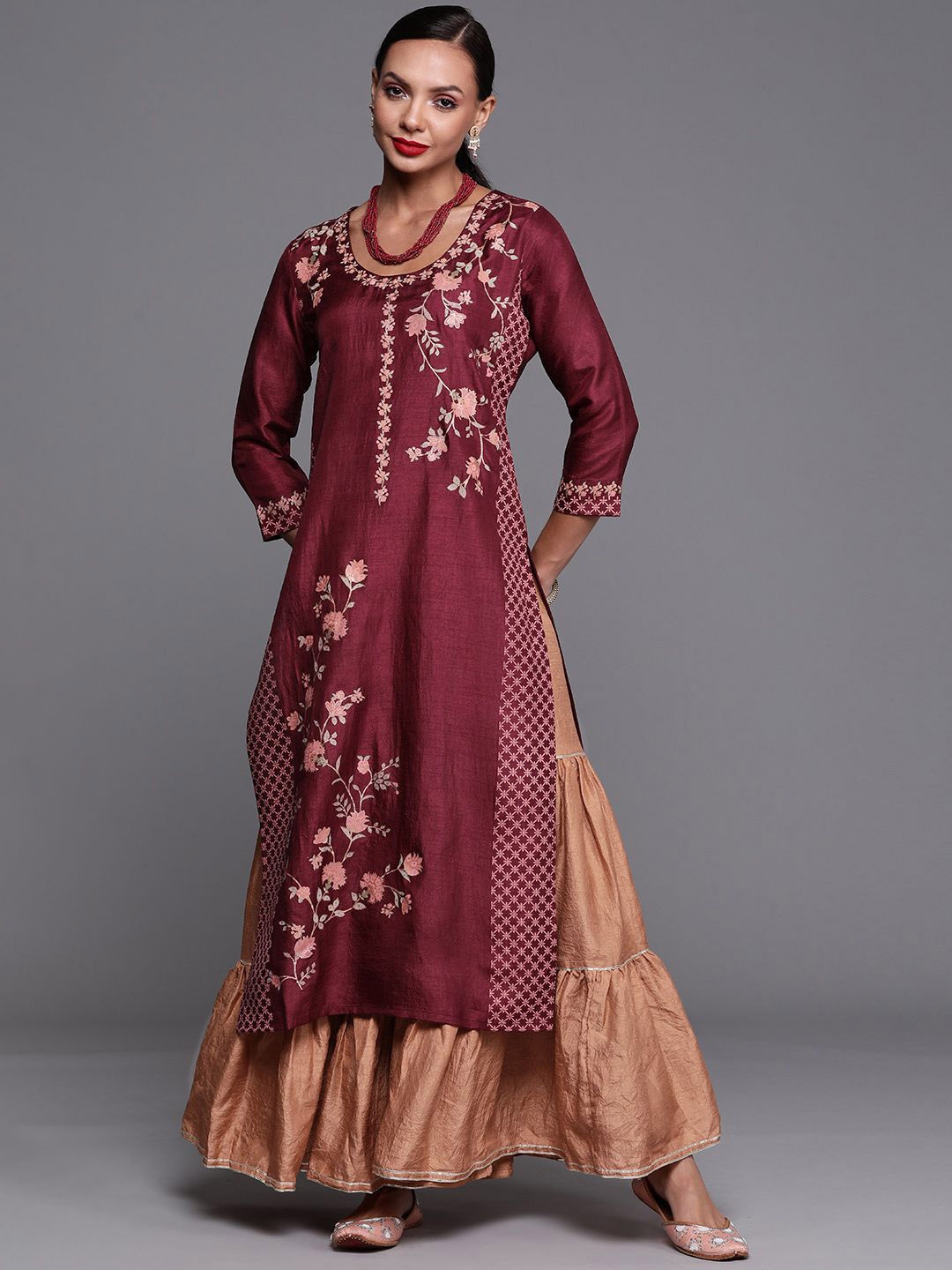 

Anouk Floral Printed Round Neck Straight Kurta, Maroon