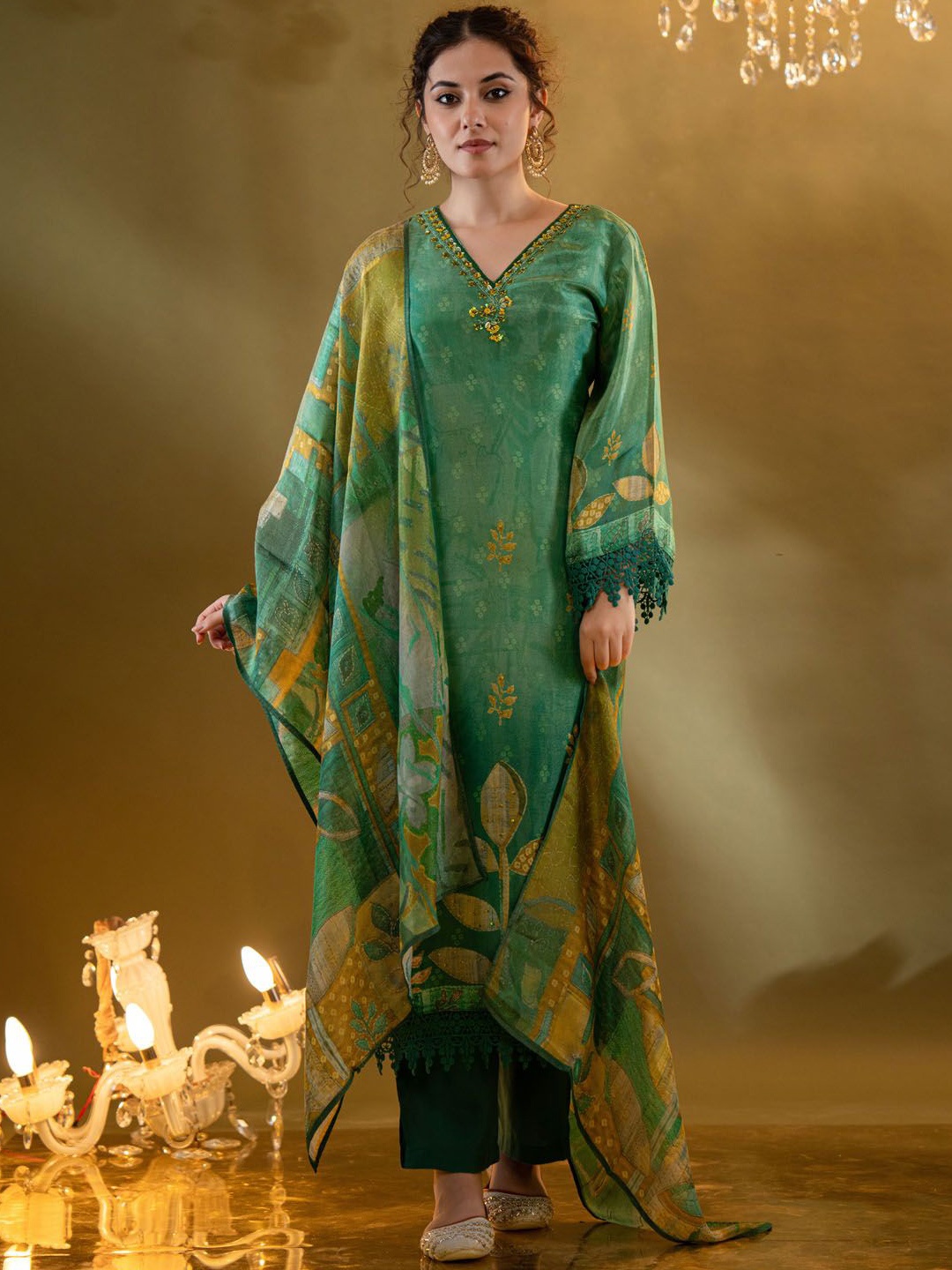 

FASHION DWAR Bandhani Printed V-Neck Thread Work Straight Kurta With Trousers & Dupatta, Green