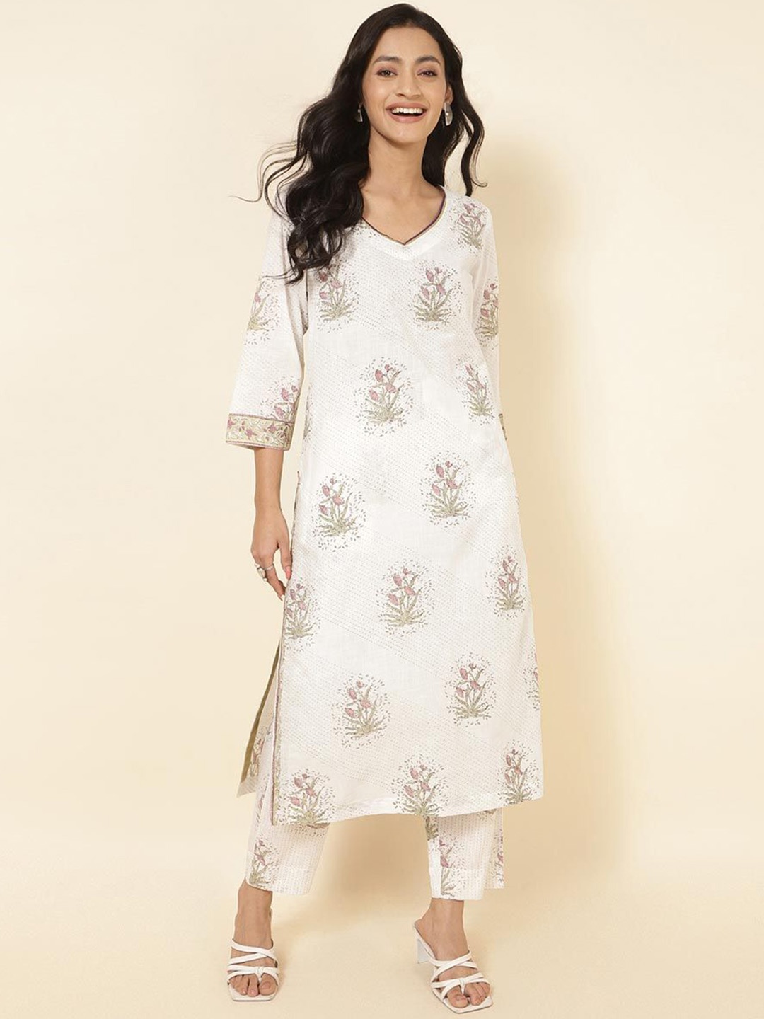 

Fabindia Floral Printed Pure Cotton Straight Kurta With Pyjama, White