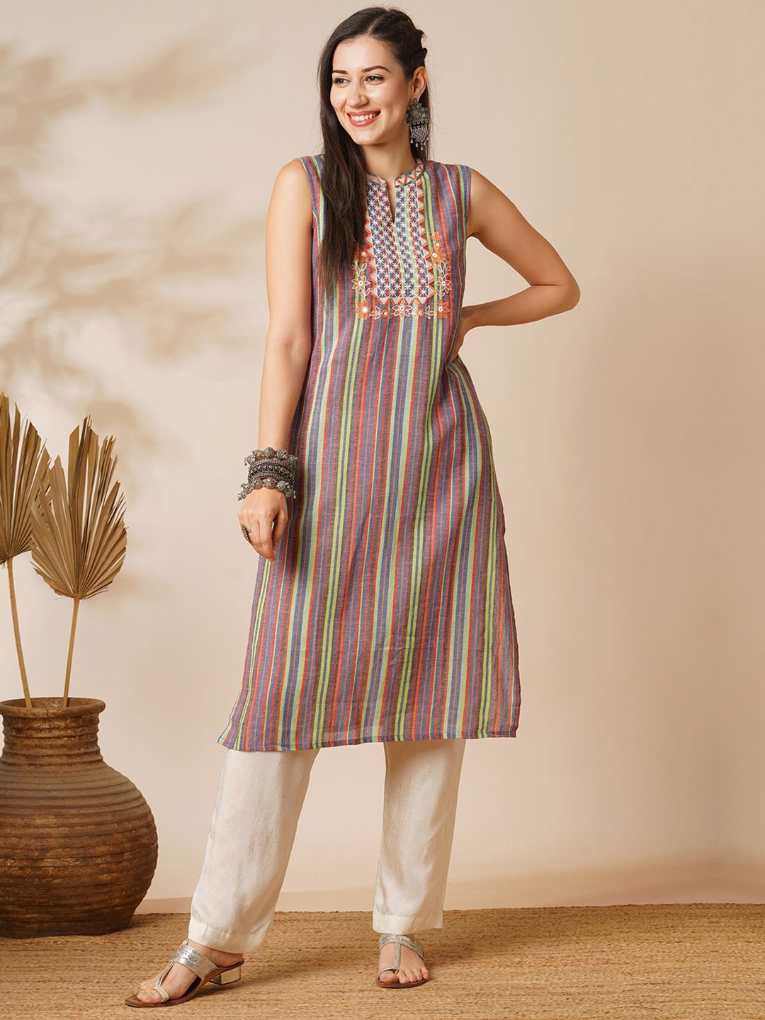 

Globus Grey Striped Mandarin Collar Thread Work Straight Kurta