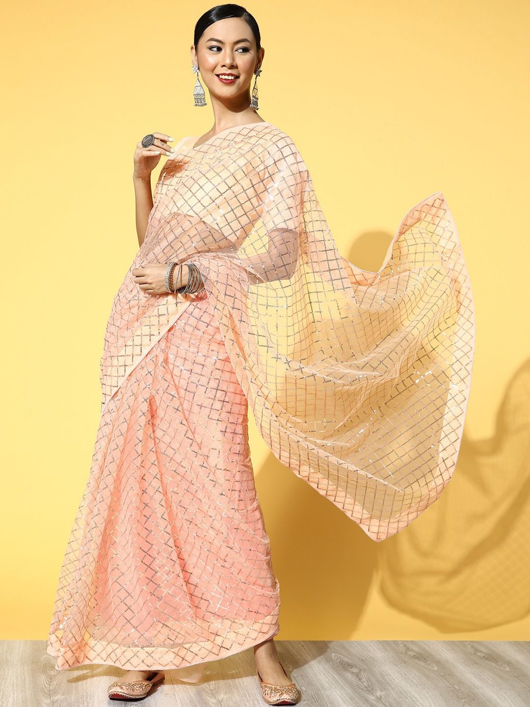 

RAJGRANTH Checked Sequinned Net Saree, Peach