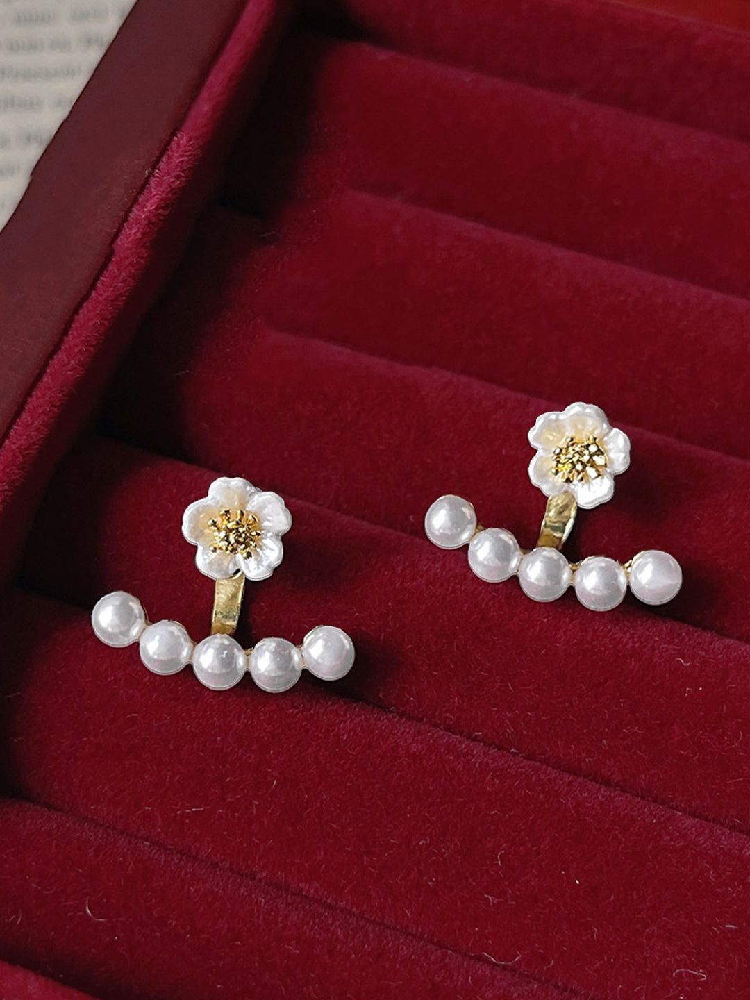 

KRENOZ Stainless Steel Floral Studs, White