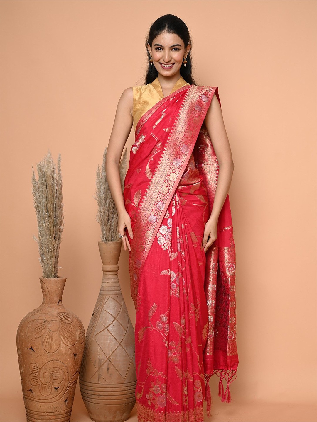 

BEATITUDE Woven Design Zari Georgette Saree, Red