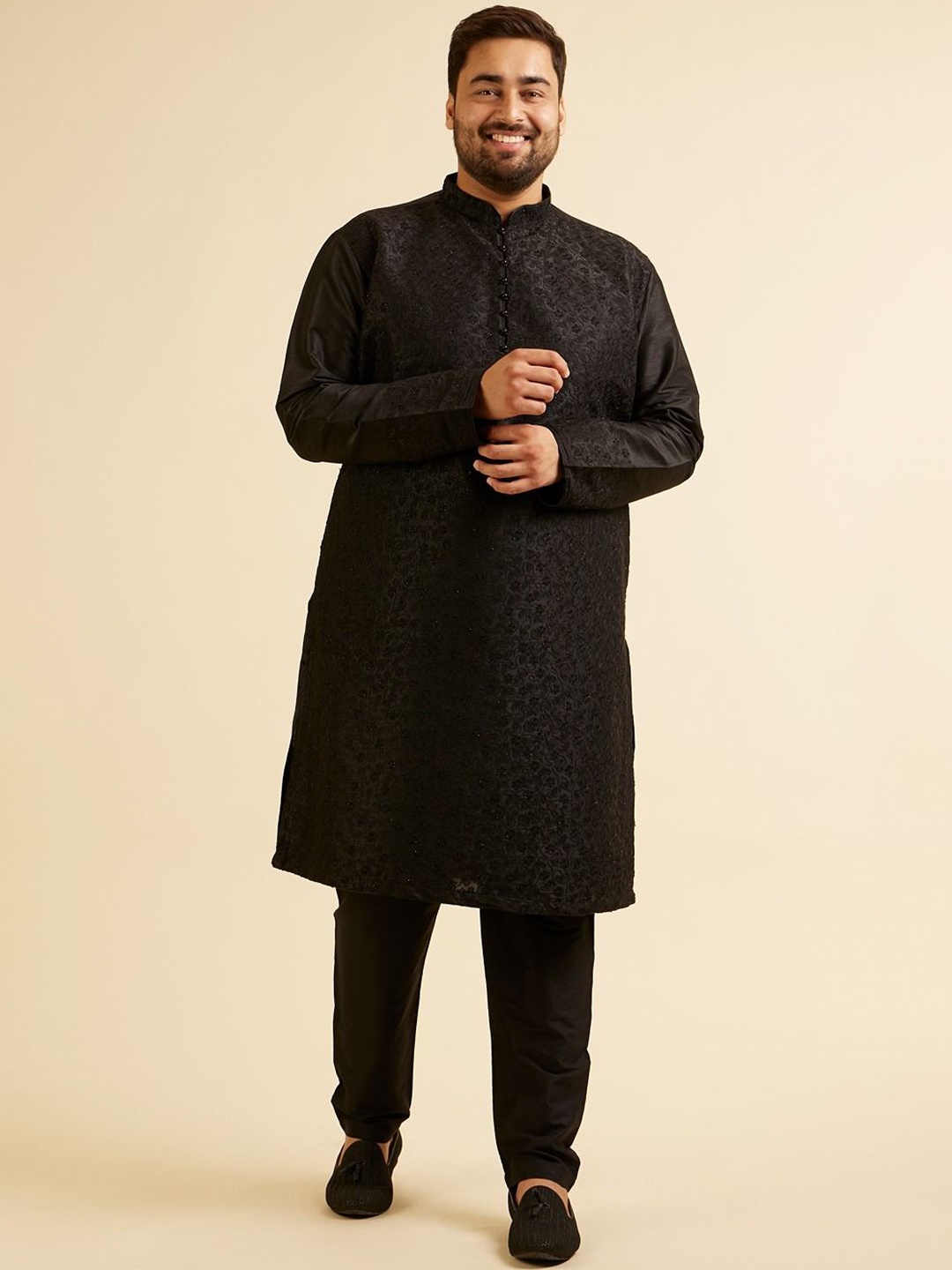 

Manyavar Plus Size Floral Embroidered Regular Beads and Stones Kurta With Pyjama, Black