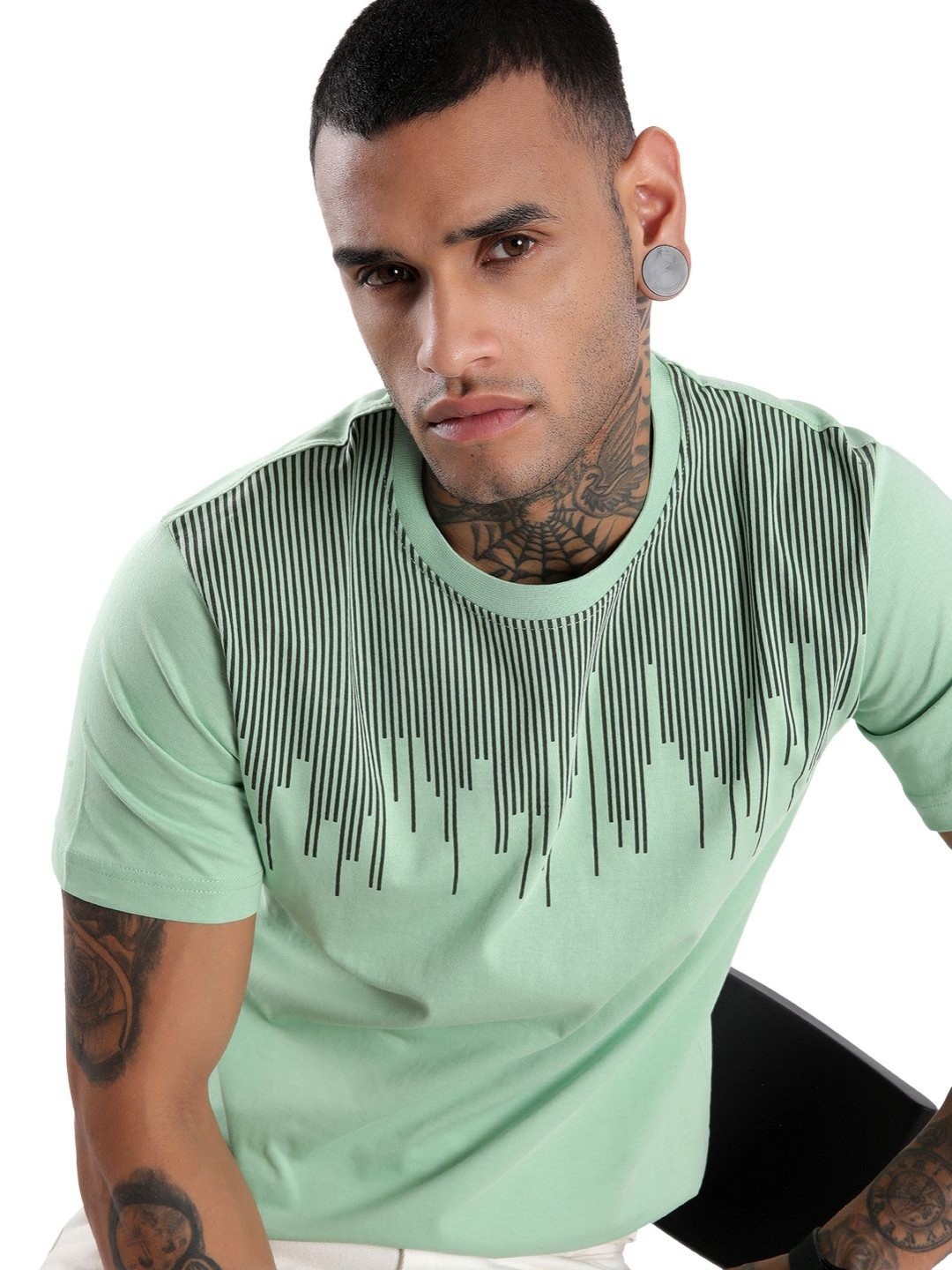 

WROGN Men Geometric Printed Round Neck Pure Cotton Slim Fit T-shirt, Green