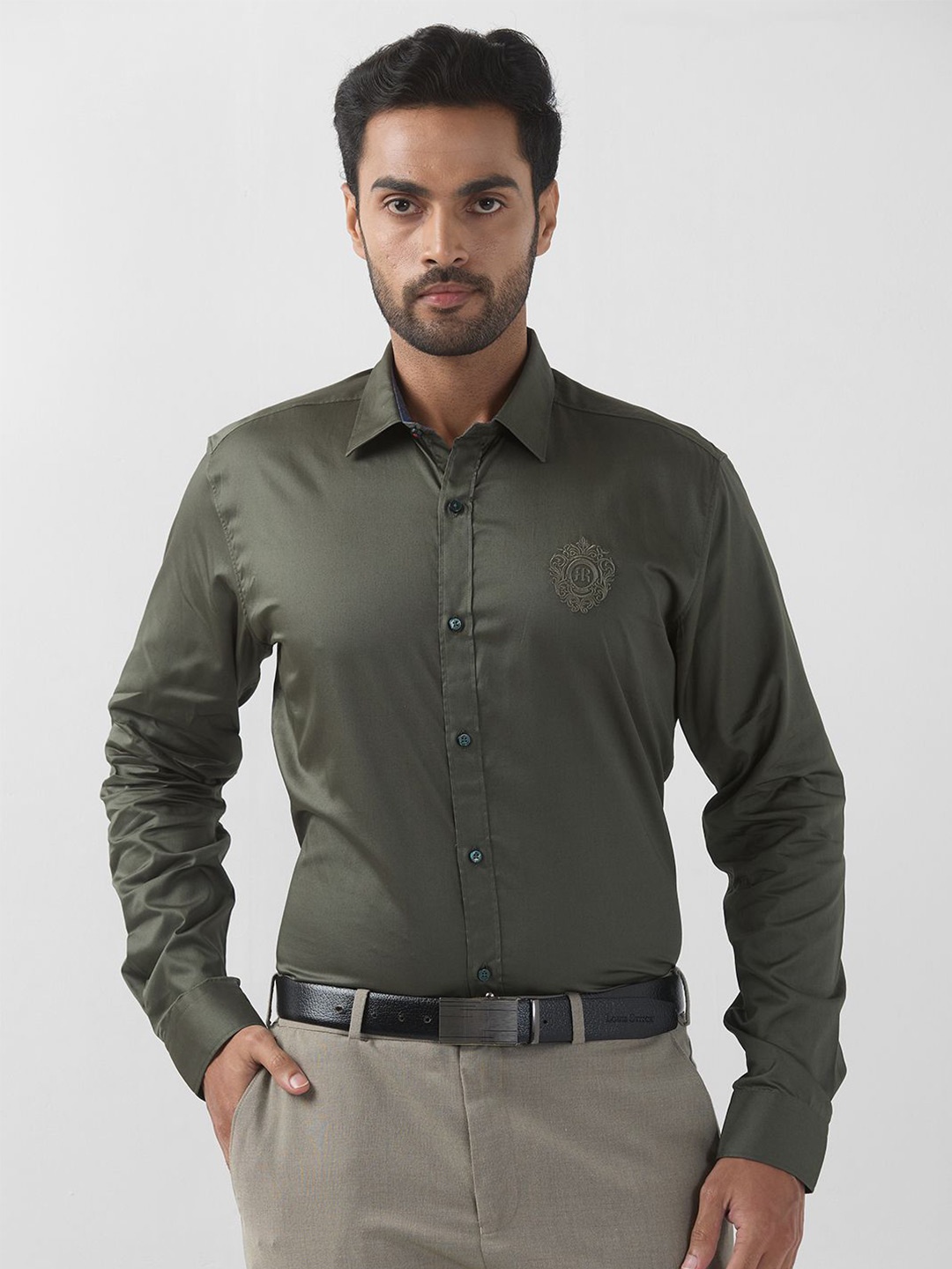 

Raymond Men Spread Collar Solid Cotton Slim Fit Formal Shirt, Green