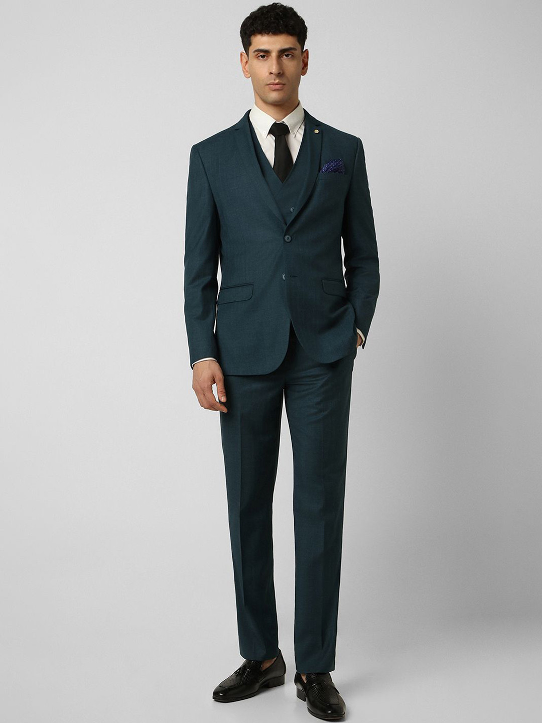 

Van Heusen Solid Single-Breasted 4-Piece Formal Suit, Green