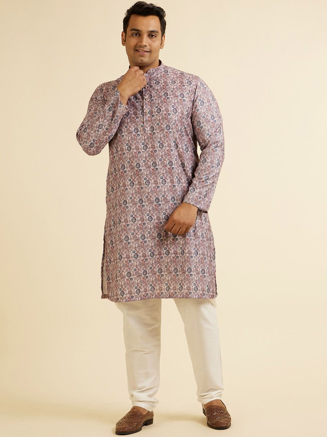 

Manyavar Plus Size Floral Printed Mandarin Collar Straight Kurta, Peach