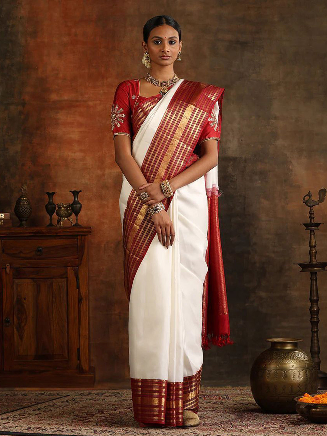 

MORLY Woven Design Zari Kanjeevaram Saree, White