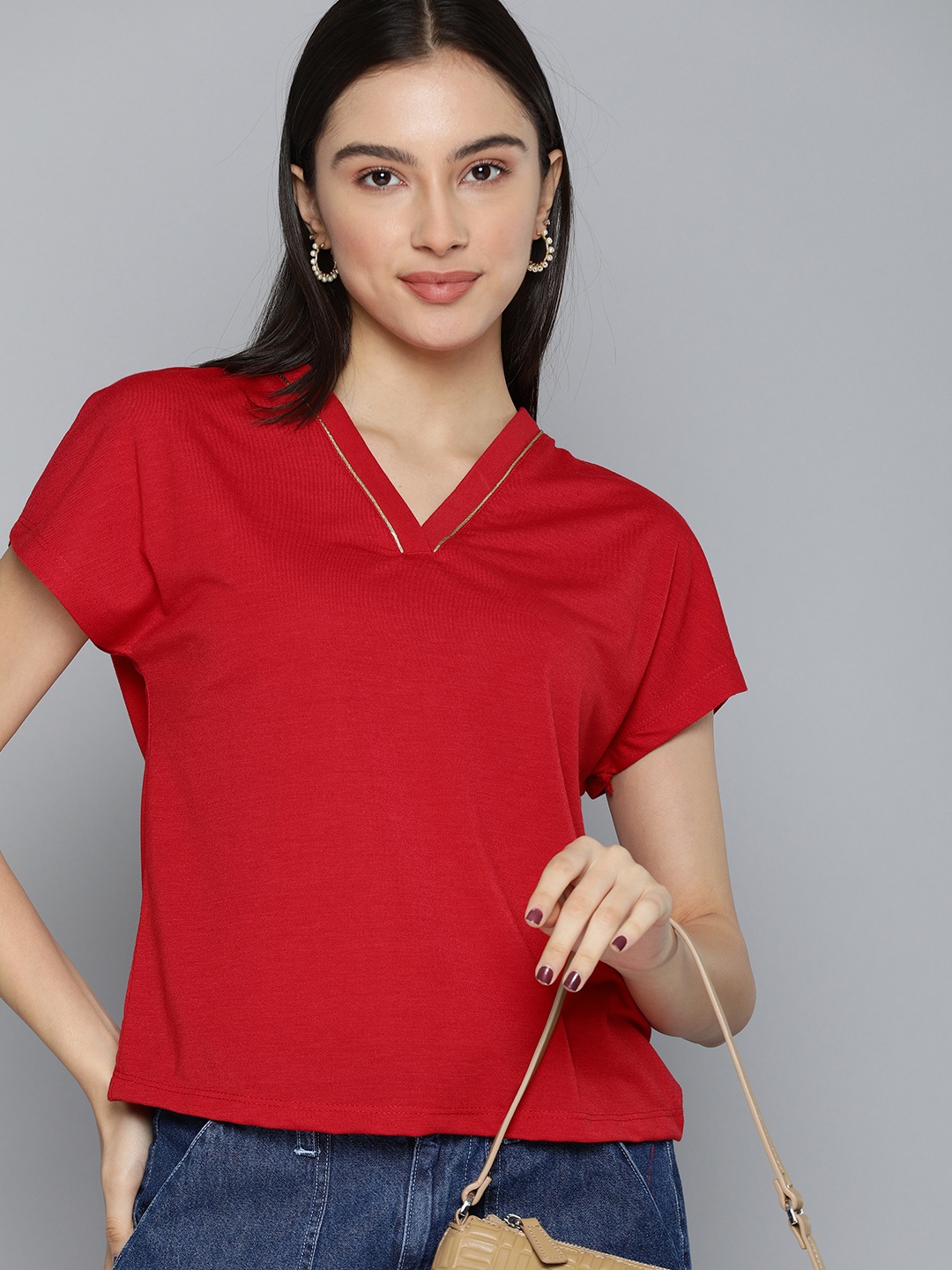 

Chemistry Women Red Solid V-Neck Casual T-shirt