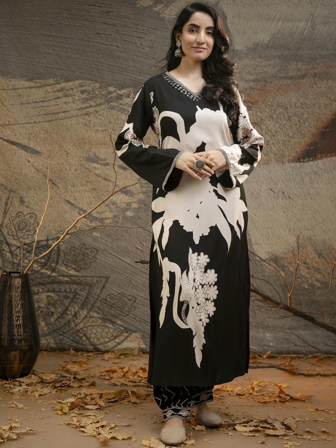 

Kaftanize Women Printed Sequinned Kurta With Trouser, Black