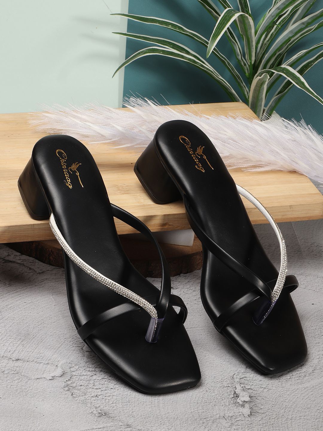 

CHINRAAG Women Solid Block Sandals with Bows, Black
