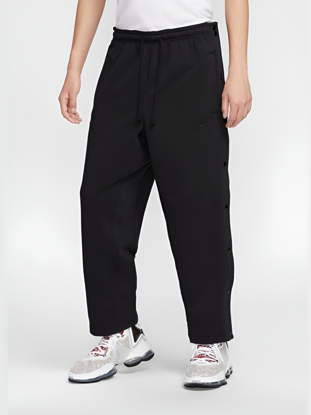 

Nike LeBron Men's Therma-FIT Standard Issue Basketball Pants, Black