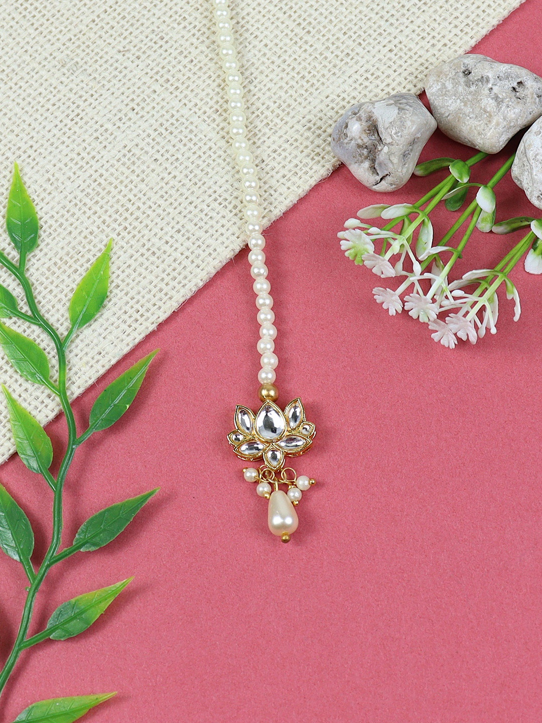 

Asthetika Kids Girls Gold-Plated Kundan Studded Maang Tikka