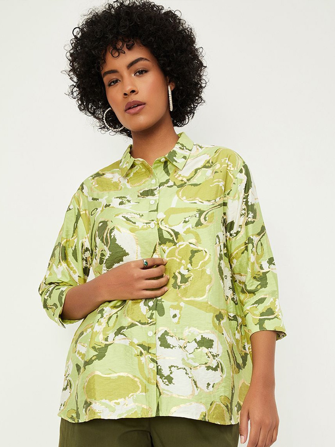 

max Women Abstract Printed Spread Collar Shirt, Green