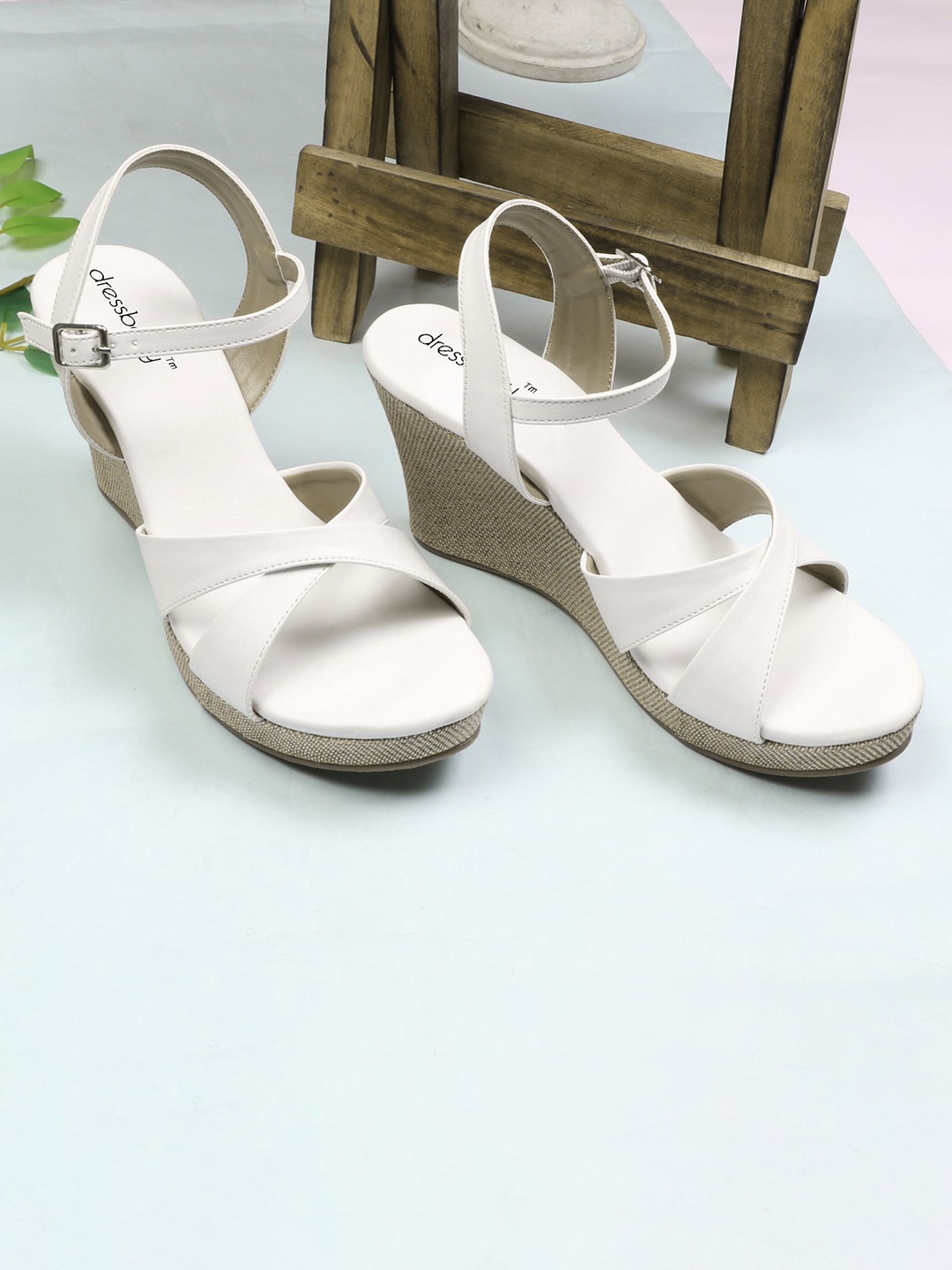 

DressBerry PU Wedge Heel Sandals, White