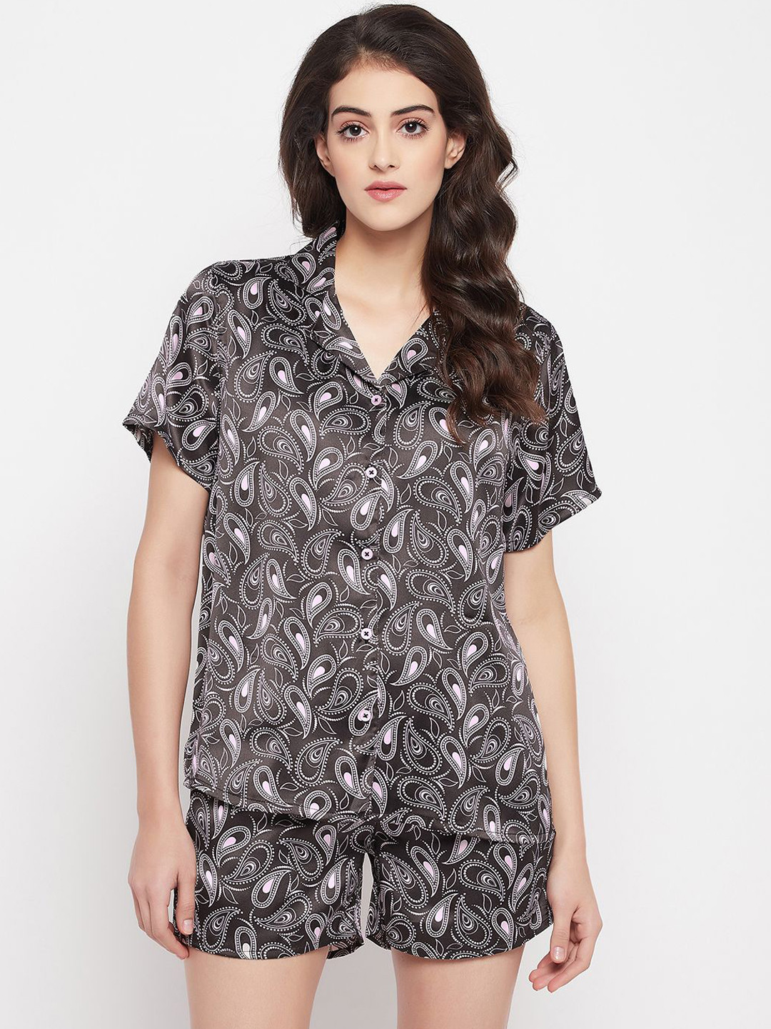 

Clovia Women Paisley Printed Night suit, Black