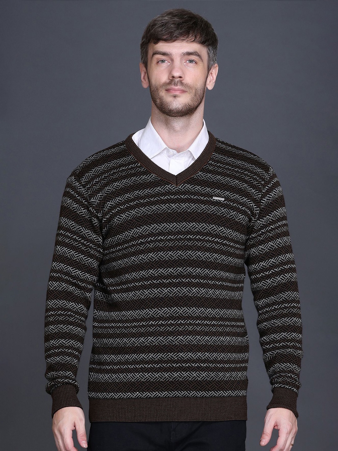 

GODFREY Men V-Neck Striped Pullover, Brown
