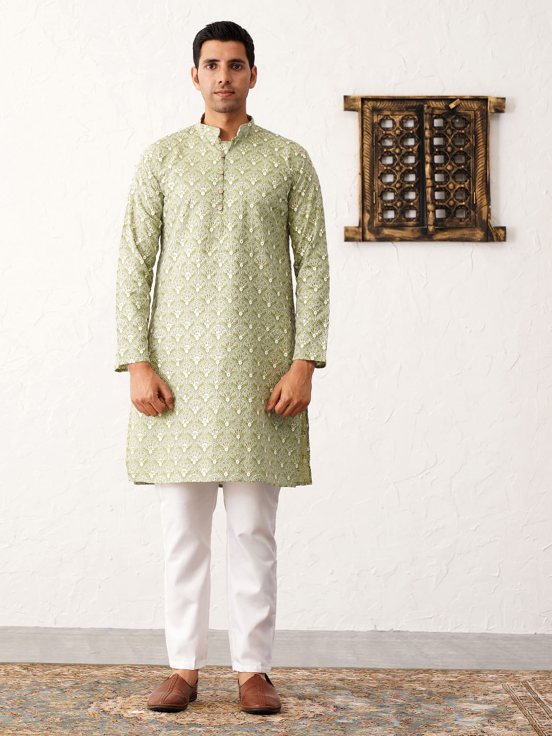 

Jompers Floral Embroidered Chikankari Pure Cotton Mandarin Collar Kurta With Trousers, Green