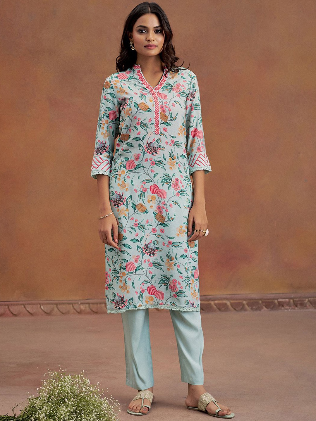 

Jaipur Kurti Floral Printed Mandarin Collar Thread Work Straight Kurta With Trousers, Blue
