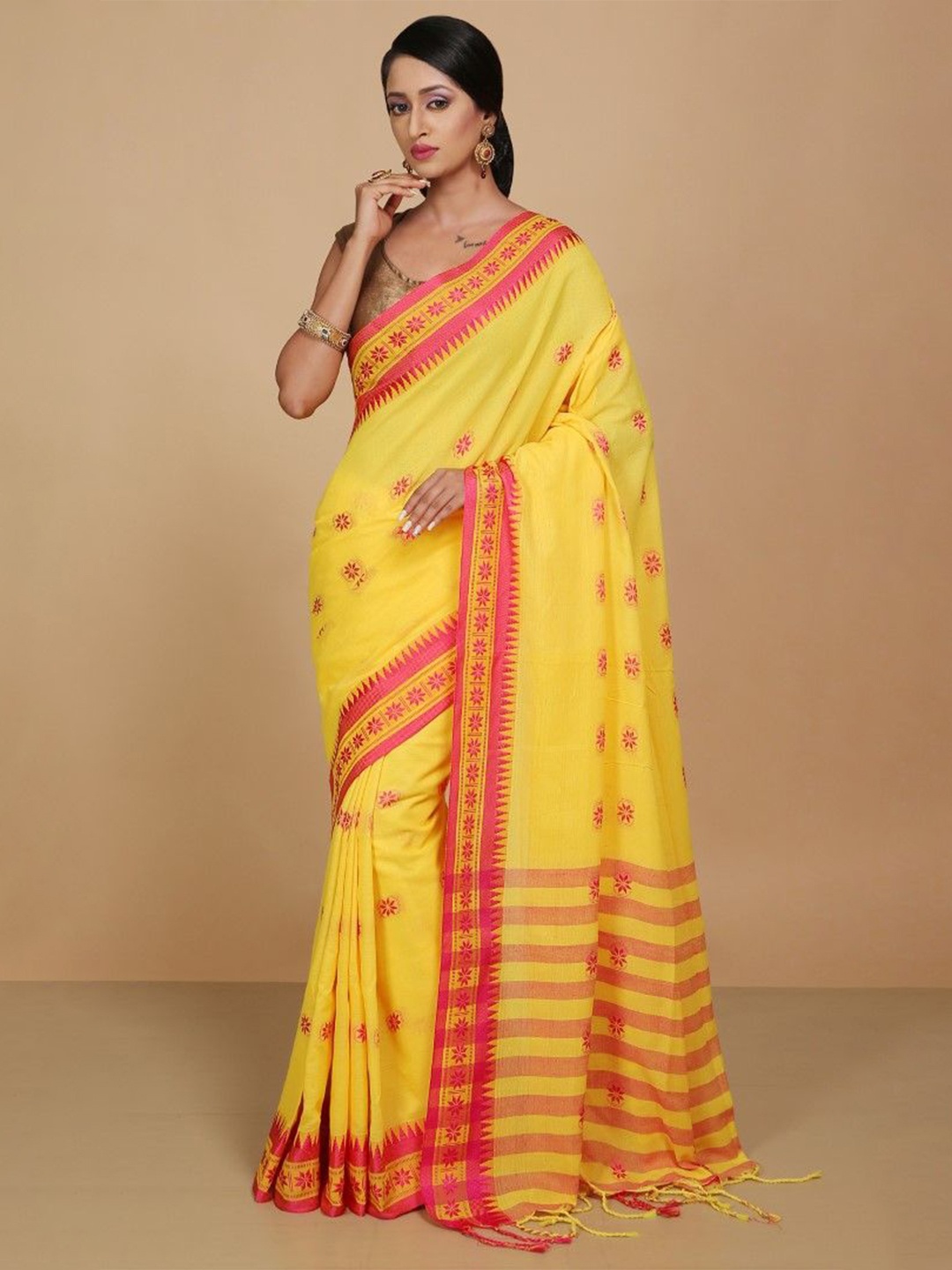 

BENGAL HANDLOOM Woven Design Taant Saree, Yellow