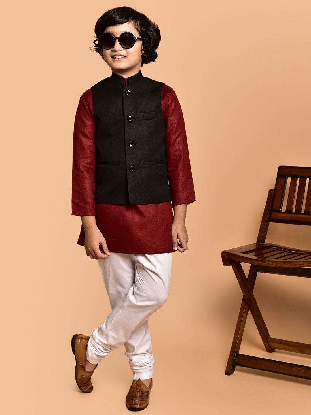 

PRINTCULTR Boys Mandarin Collar Straight Kurta With Churidar And Nehru jacket, Red