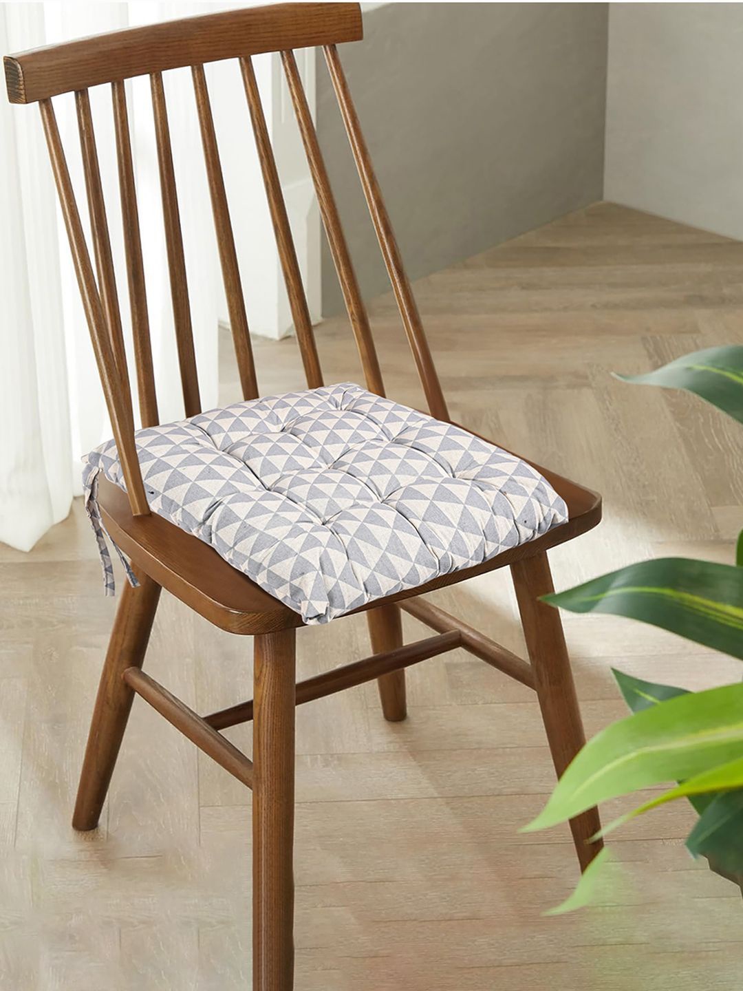 

Kuber Industries Grey & White 2 Pieces Checked Cotton Chair Pads