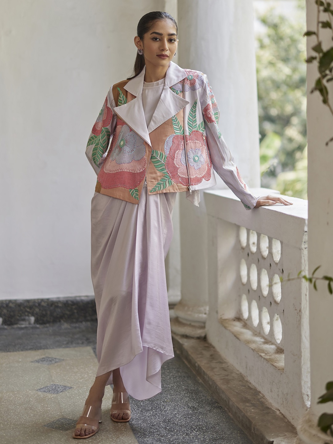 

BETRUE Women Floral Lapel Collar Silk Embroidered Jacket, Lavender