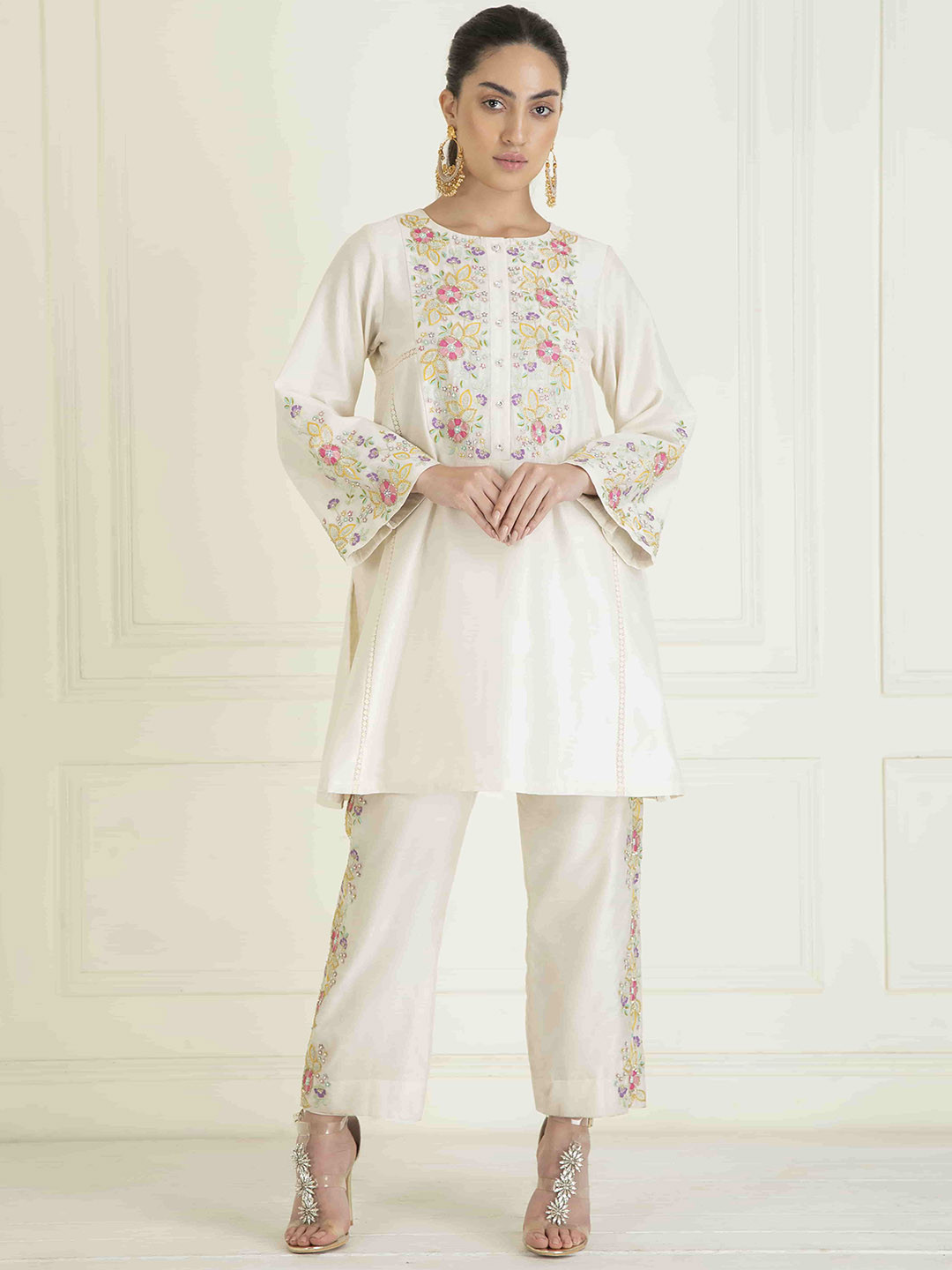 

PRIYANKA JAIN Floral Embroidered Round Neck Pure Cotton Kurta With Palazzo, Off white