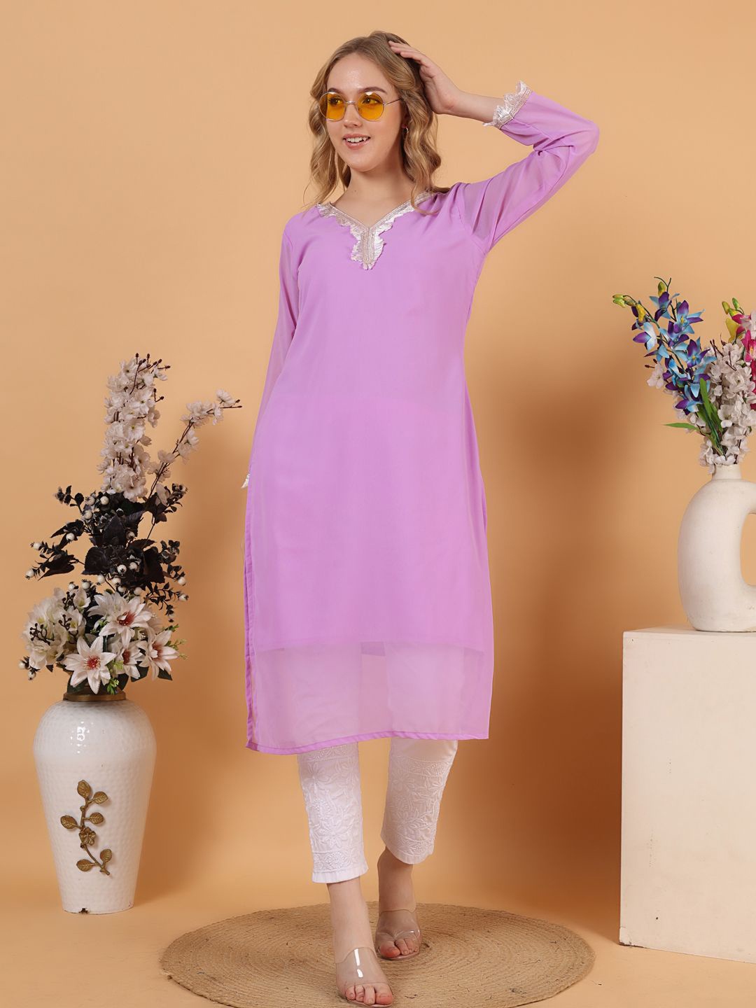 

Tulip Eden Women V-Neck Thread Work Straight Kurta, Lavender