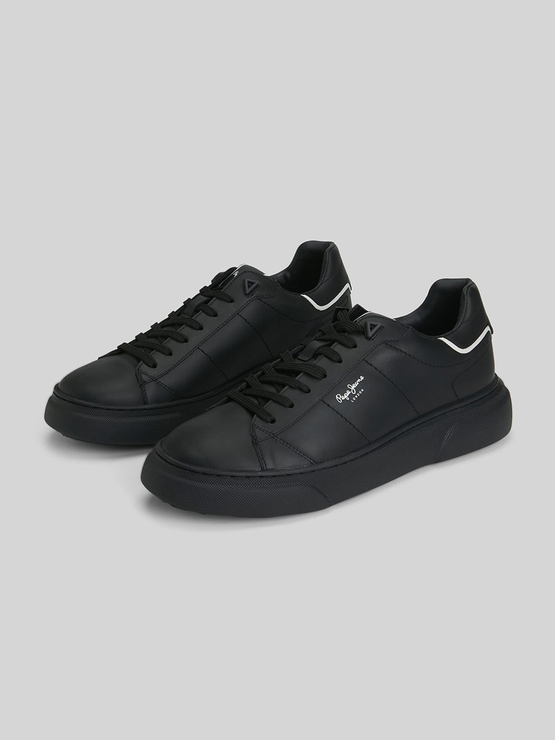 

Pepe Jeans Men Round Toe Leather Sneakers, Black