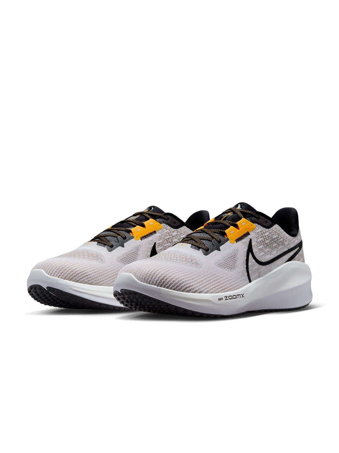 

Nike Vomero 17 Men Road Running Shoes, White