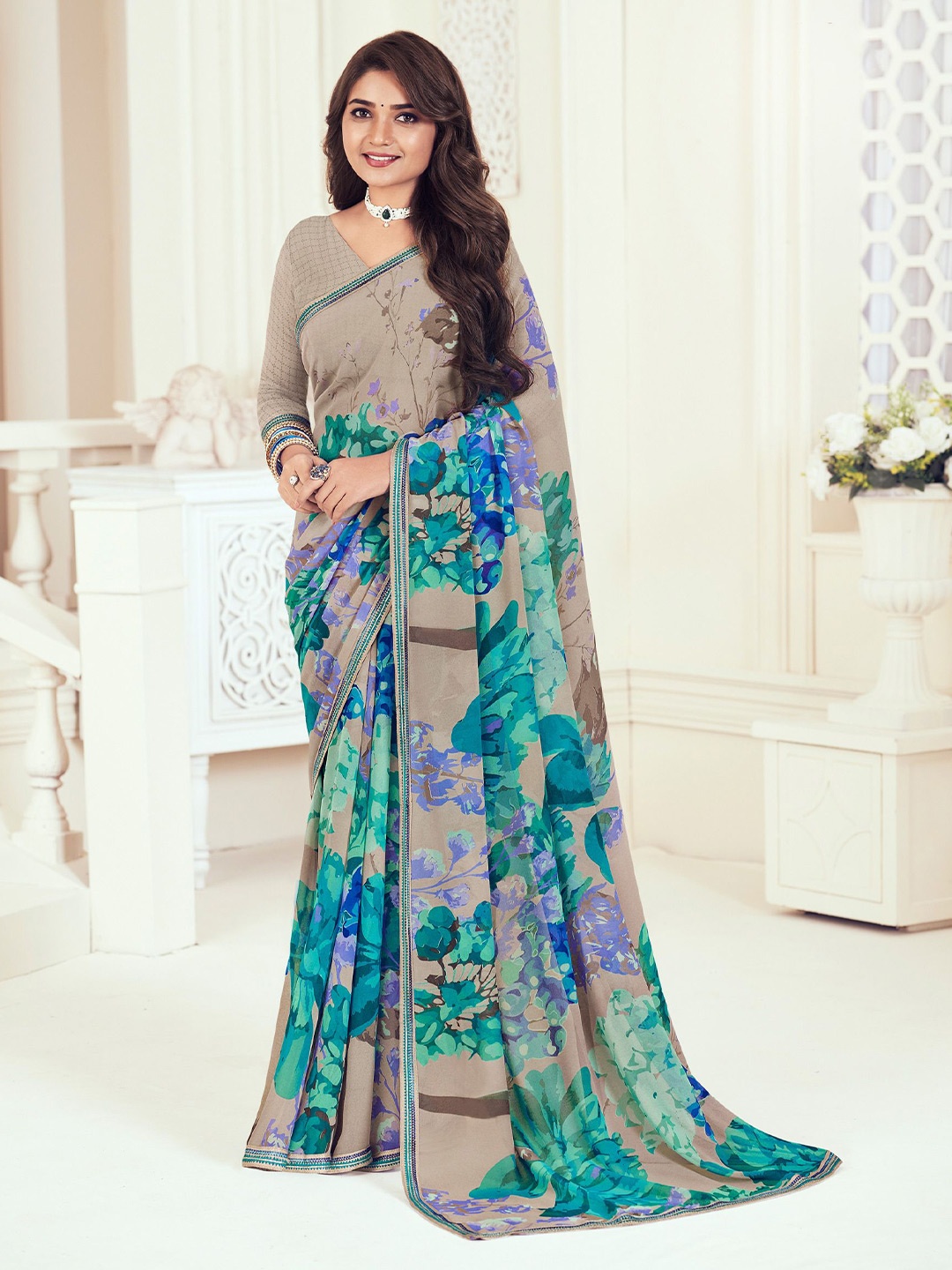 

Laxmipati Floral Embroidered Poly Georgette Saree with unstitched blouse piece, Grey