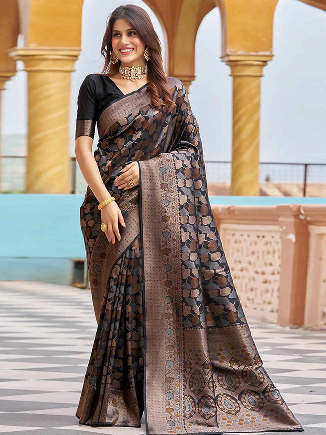 

MORLY Woven Design Zari Kanjeevaram Saree, Black