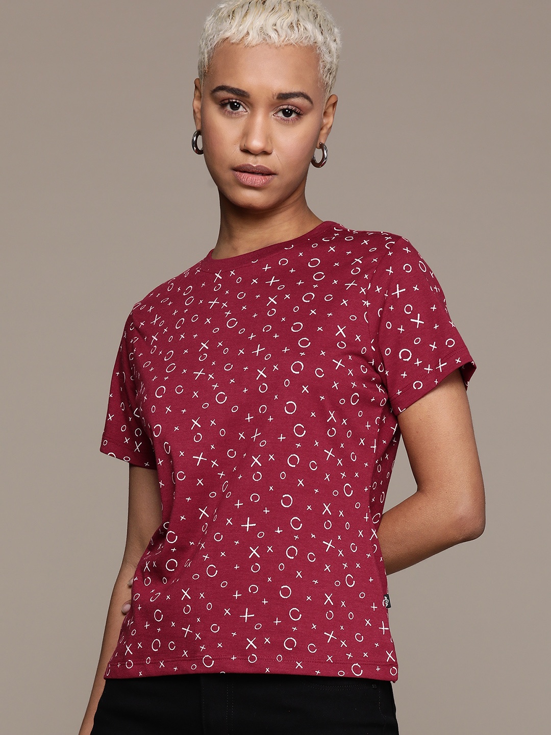 

The Roadster Lifestyle Co. Geometric Printed T-shirt, Maroon